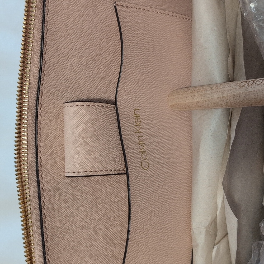 Calvin Klein Raelynn Light Pink  Medium Saffiano Satchel Bag Style: H9AD19DVdt5 - Picture 11 of 13